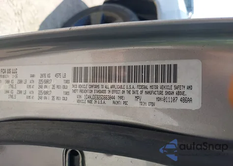 2016 Jeep Compass Latitude z USA, uszkodzony, nr VIN 1C4NJDEB2GD663044